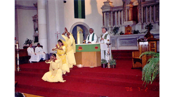 Hindu rite of Mass - Canada 01